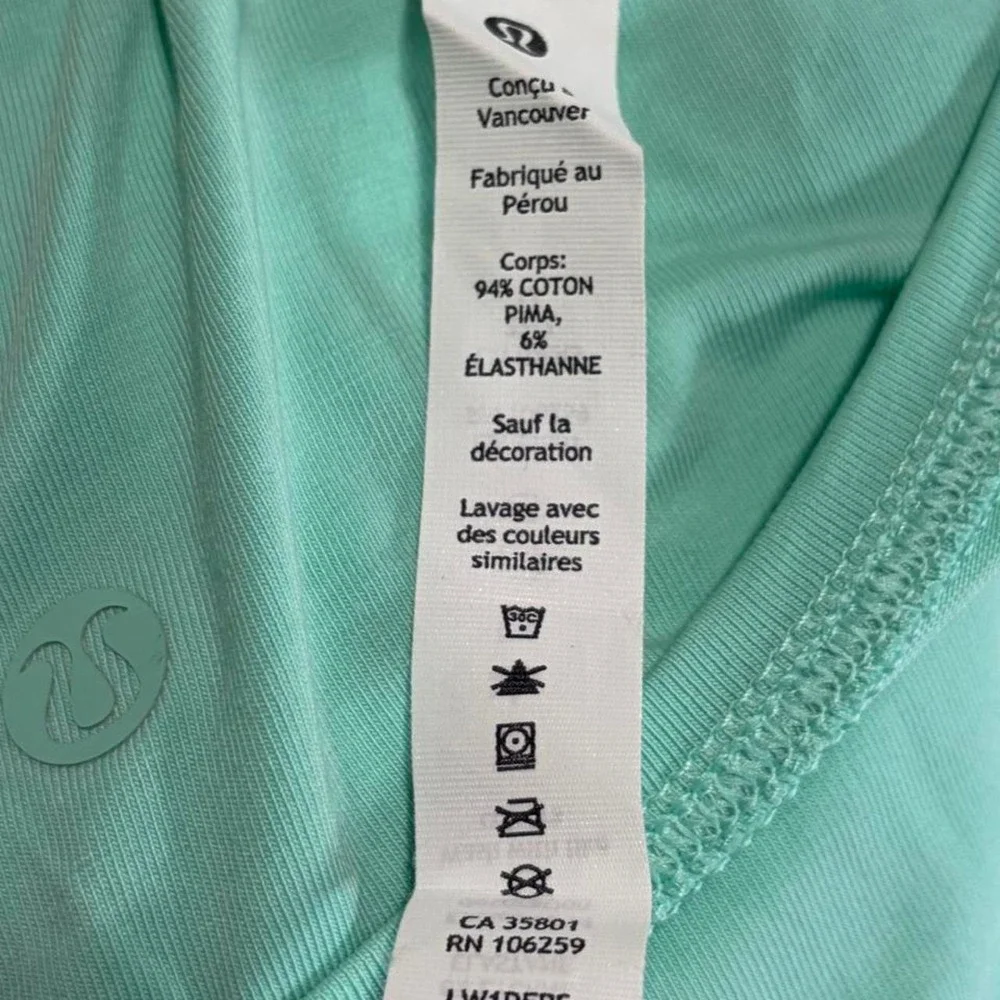 lululemon athletica Green Tunic T-Shirt Long Sleeve Scoop Neck Stretch 12